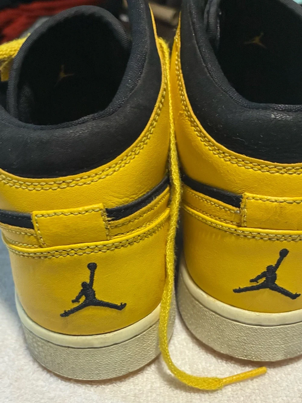 Vintage 2006 - Air Jordan 1 Retro Mid New Love size 5.5